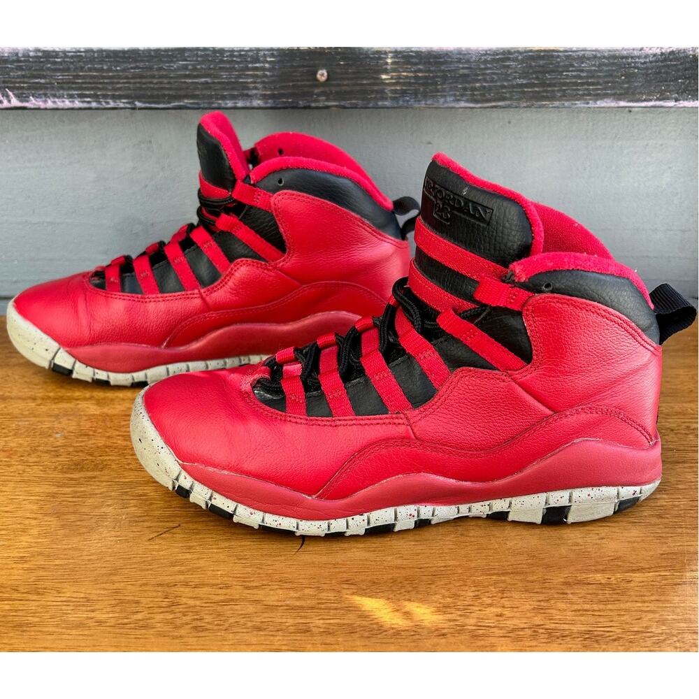 Air Jordan 10 Bulls Over Broadway red Youth Size 5Y Sneakers